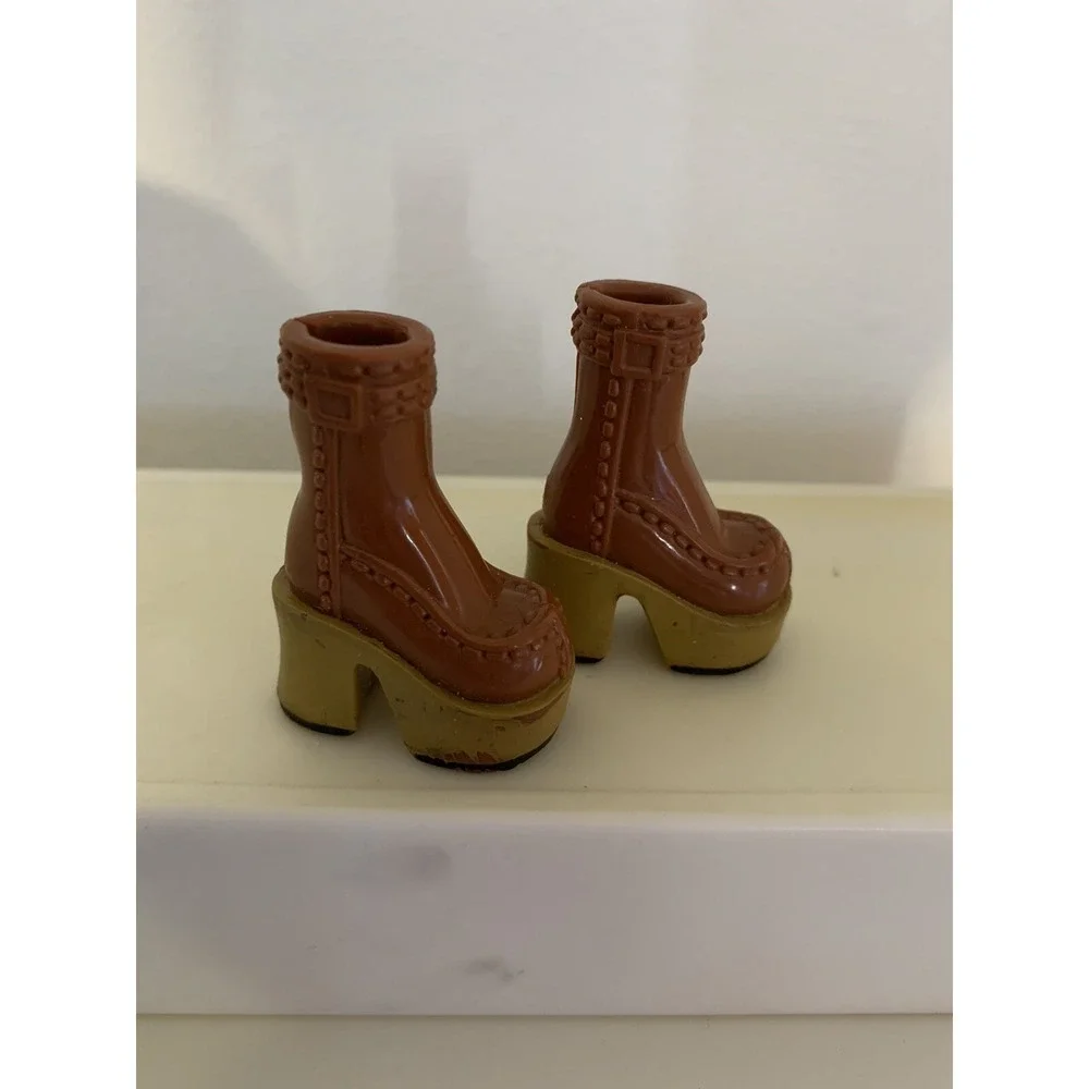 Barbie My Scene Brown Tan Chunky Heel Buckle Boots